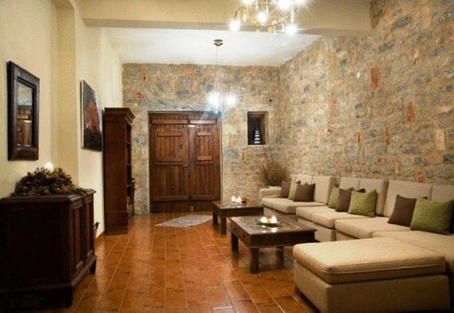 Vlyhada Guesthouse Pyrgos Dirou Екстер'єр фото